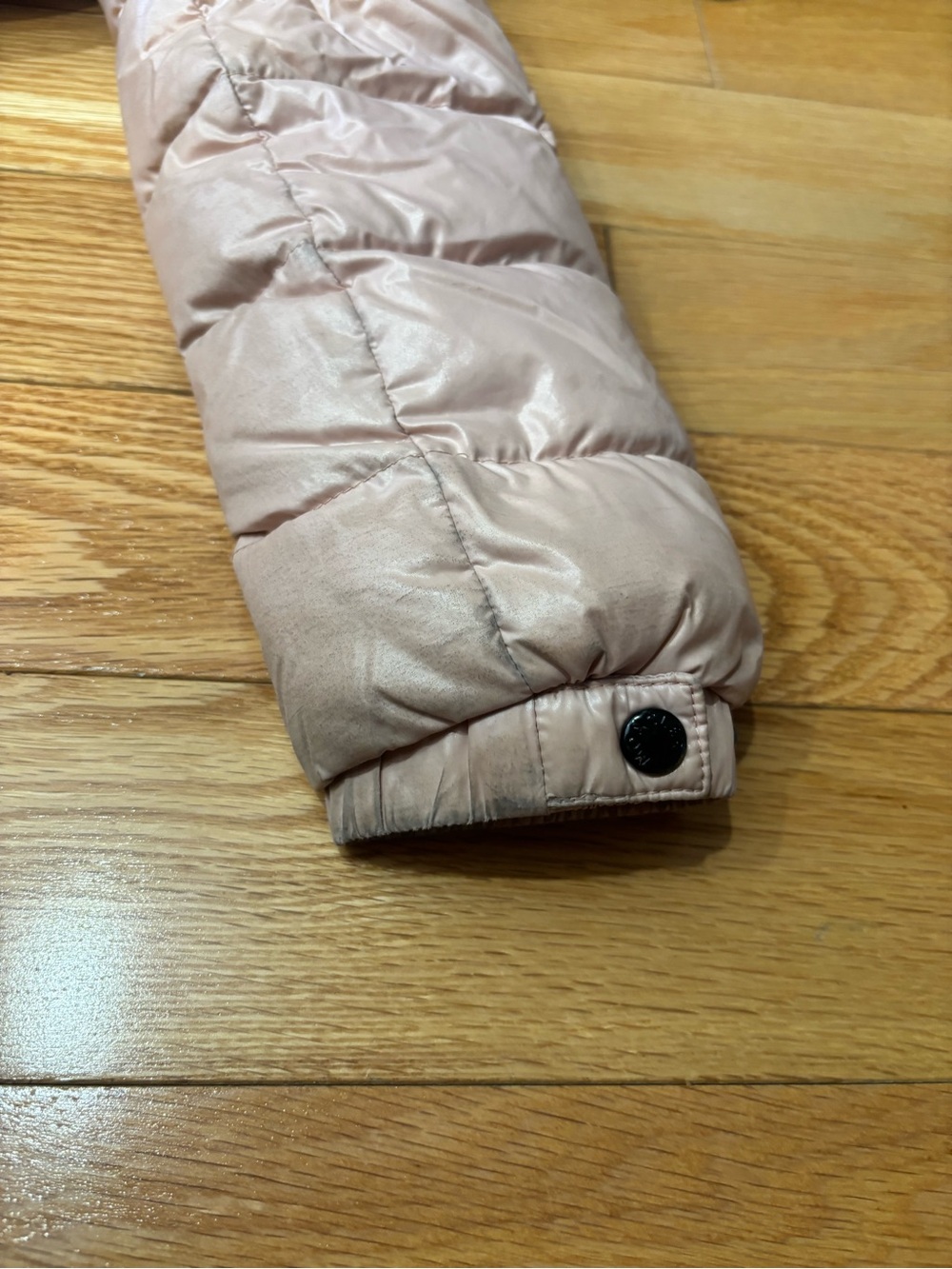 Moncler Kids Pale Pink Quilted Puffer Jacket with Fur-Trim Hood - Picture 7 of 13